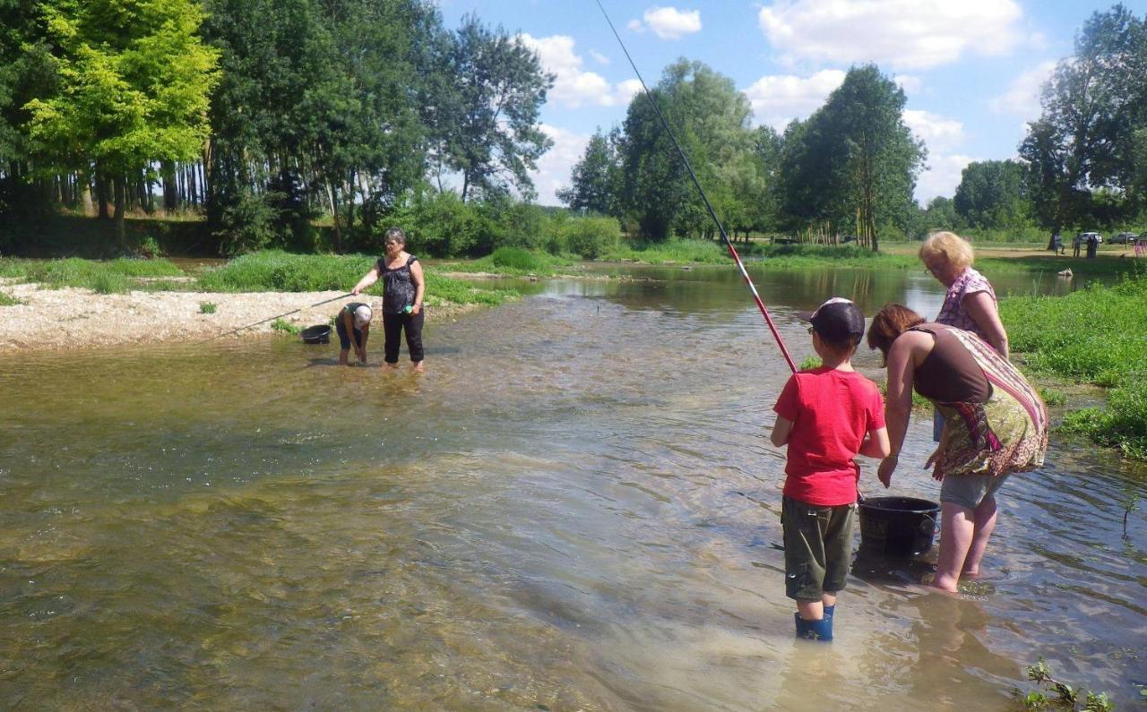 Le Scailleteux - Gite De Charme Cloture, Acces A La Riviere Fauvillers Exterior foto